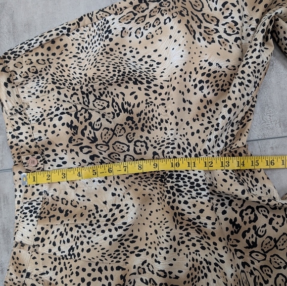 K.T. Golf by Keneth Tool Womens Cheetah Print Pull On Capri Pants Lightweight 12 - Picture 4 of 7